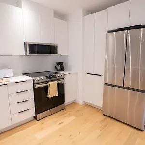 Beautifully Renovated 3br Downtown 2min To Metro Montréal